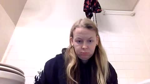 sriley386444137 online show from December 18, 6:03 pm