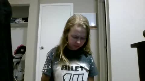 sriley386444137 online show from January 23, 3:48 am