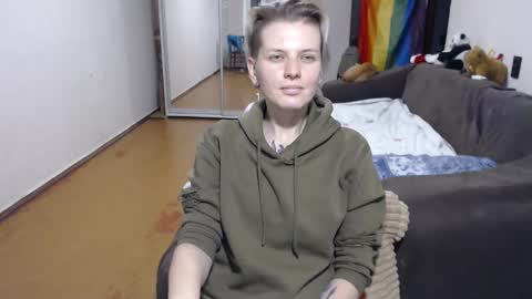 Stacey online show from December 6, 4:25 am