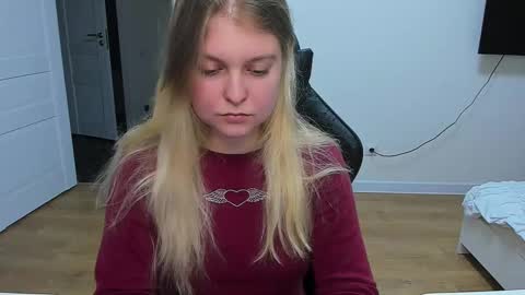 Snapshot of stacy_miraclee chatting on February 14, 3:58 pm Stacy  online show from February 14, 3:58 pm