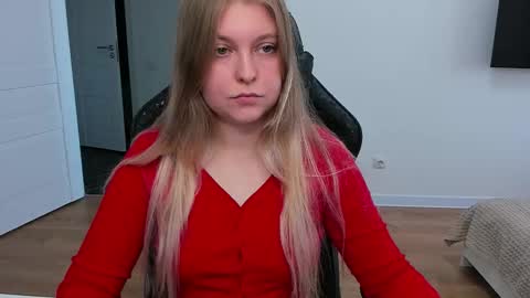 Snapshot of stacy_miraclee chatting on October 7, 11:25 am Stacy  online show from October 7, 11:25 am