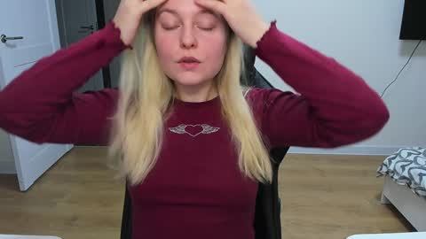 Snapshot of stacy_miraclee chatting on December 8, 3:56 pm Stacy  online show from December 8, 3:56 pm