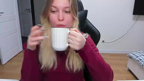 Snapshot of stacy_miraclee chatting on February 12, 3:39 pm Stacy  online show from February 12, 3:39 pm