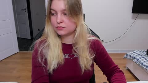 Snapshot of stacy_miraclee chatting on December 2, 7:14 pm Stacy  online show from December 2, 7:14 pm