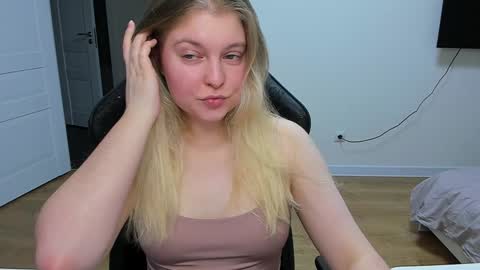 Snapshot of stacy_miraclee chatting on January 18, 9:45 pm Stacy  online show from January 18, 9:45 pm