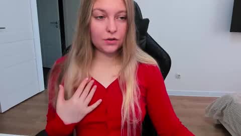 Snapshot of stacy_miraclee chatting on October 19, 10:28 am Stacy  online show from October 19, 10:28 am