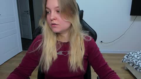 Snapshot of stacy_miraclee chatting on January 24, 11:48 am Stacy  online show from January 24, 11:48 am