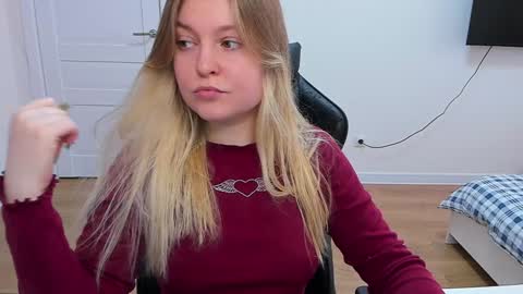 Snapshot of stacy_miraclee chatting on February 5, 9:57 am Stacy  online show from February 5, 9:57 am