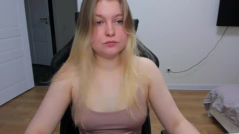Snapshot of stacy_miraclee chatting on January 16, 9:27 am Stacy  online show from January 16, 9:27 am