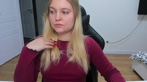 Snapshot of stacy_miraclee chatting on December 10, 4:38 pm Stacy  online show from December 10, 4:38 pm