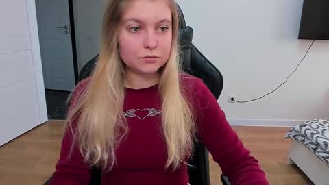 Snapshot of stacy_miraclee chatting on March 9, 1:59 pm Stacy  online show from March 9, 1:59 pm