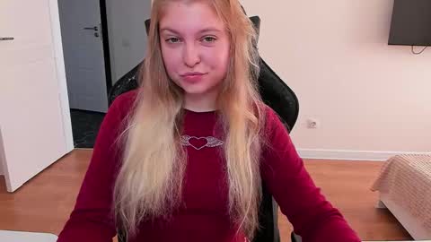 Snapshot of stacy_miraclee chatting on September 9, 2:17 pm Stacy  online show from September 9, 2:17 pm
