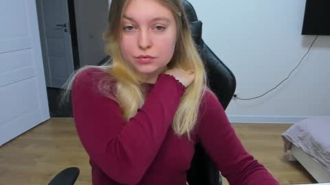 Snapshot of stacy_miraclee chatting on January 14, 10:59 am Stacy  online show from January 14, 10:59 am