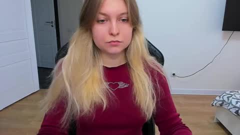 Snapshot of stacy_miraclee chatting on March 7, 10:02 am Stacy  online show from March 7, 10:02 am