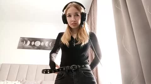 Mila online show from February 15, 7:51 am