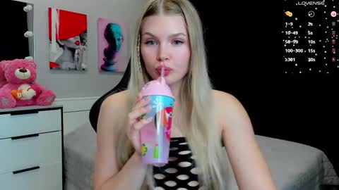 Caroline online show from October 12, 6:05 am