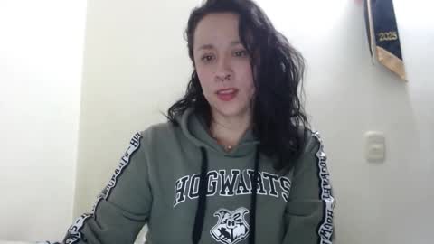 Snapshot of steel_girl chatting on October 31, 1:40 am Luna Fox online show from October 31, 1:40 am