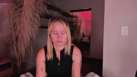 Stefanny   online show from March 11, 12:17 pm