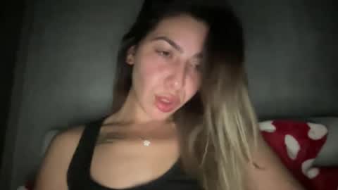 Snapshot of stefy_glow chatting on October 25, 10:27 pm stefy_glow online show from October 25, 10:27 pm