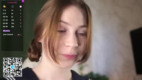 Snapshot of stella_of_steel chatting on October 24, 9:38 am Stella online show from October 24, 9:38 am