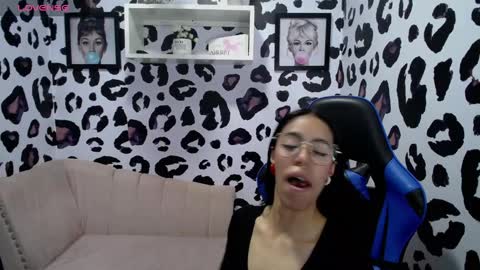 Stephania online show from February 6, 11:53 am