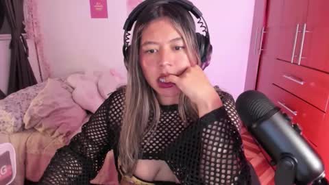 Stephanie  online show from November 10, 3:45 am