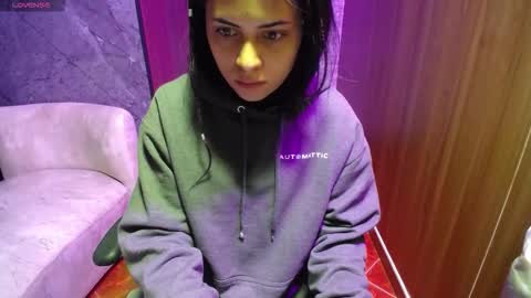 stephany_rodriguez_ online show from March 2, 12:45 pm