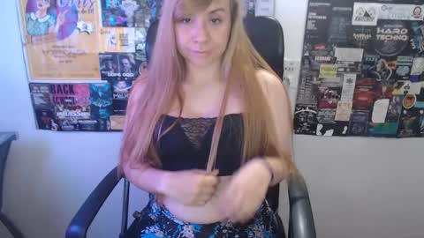 sthefanie__ online show from March 9, 12:42 am