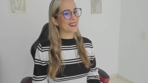 sugar_milff online show from October 25, 2:14 pm