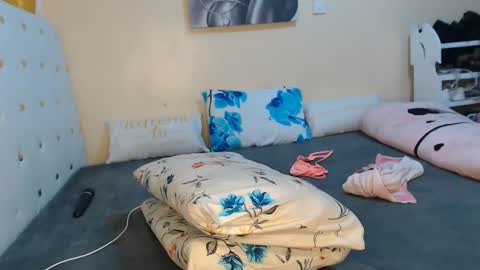 sugar online show from February 10, 1:03 pm