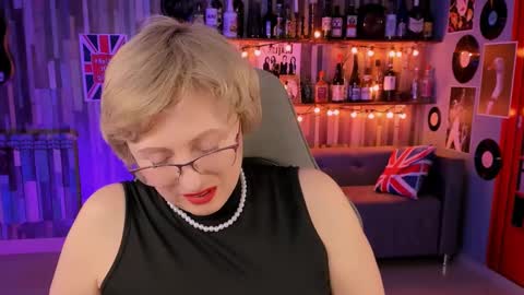 Vivien online show from March 7, 5:28 pm