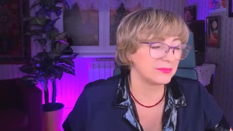 Vivien online show from September 11, 1:33 pm