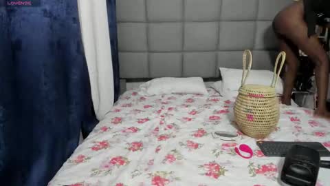 suhaila_suu online show from October 30, 12:24 am