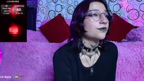 Snapshot of sukifuyu__ chatting on October 5, 3:33 am    online show from October 5, 3:33 am