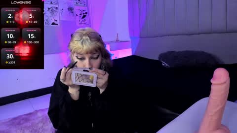 Snapshot of sukifuyu__ chatting on December 9, 12:30 pm    online show from December 9, 12:30 pm