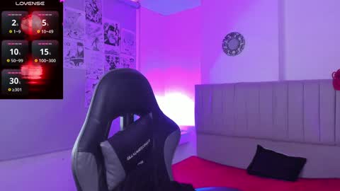 Snapshot of sukifuyu__ chatting on February 4, 12:11 pm    online show from February 4, 12:11 pm
