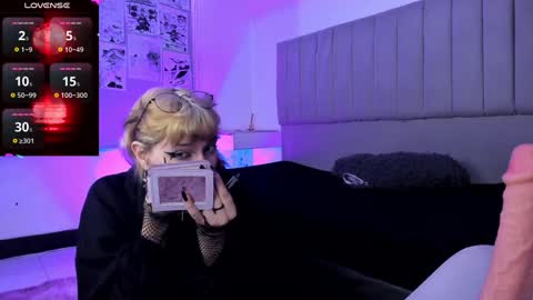 Snapshot of sukifuyu__ chatting on December 5, 12:33 pm    online show from December 5, 12:33 pm