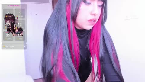 Nicolle  online show from November 27, 2:53 pm