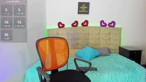 summer_girls01 online show from October 31, 2:43 pm