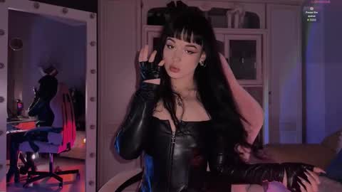 Snapshot of sun_for_you chatting on September 17, 11:36 pm Miss Nelly online show from September 17, 11:36 pm
