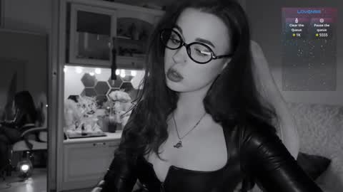Snapshot of sun_for_you chatting on February 4, 7:33 pm Miss Nelly online show from February 4, 7:33 pm