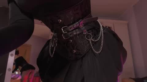 Miss Nelly online show from January 8, 8:13 pm