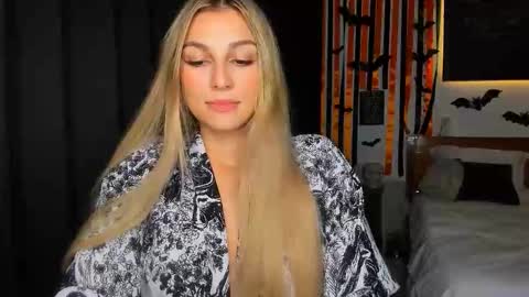 sunsetwithava online show from November 7, 7:14 am