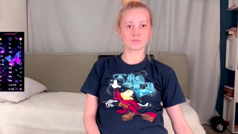 Snapshot of super_peach_stream chatting on December 12, 12:01 pm ANNApvt open full info in bio online show from December 12, 12:01 pm