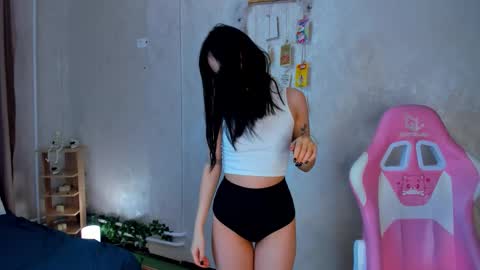 Annie online show from November 10, 1:55 am