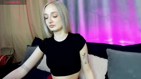 Annie online show from February 25, 1:09 am