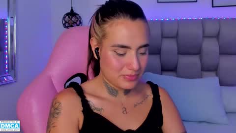 Susan online show from February 25, 8:51 pm