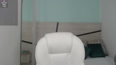 sussy leon online show from March 10, 1:10 pm