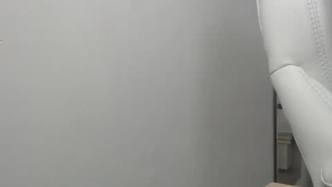 sussy leon online show from December 3, 12:16 pm