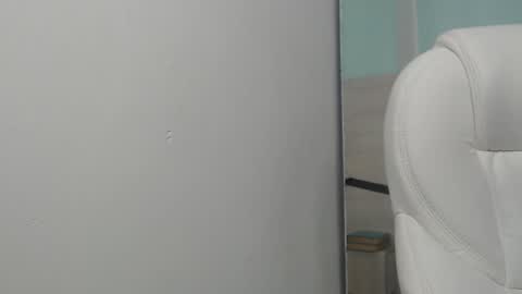 sussy leon online show from February 13, 12:43 pm